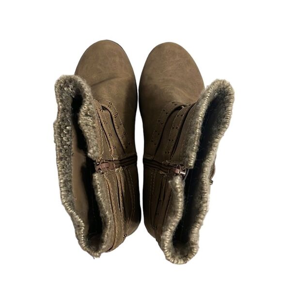 Woman's Tan Boots Size 7 Just Fabulous Arteece Faux Suede Studded Ankle Zip - Picture 6 of 13